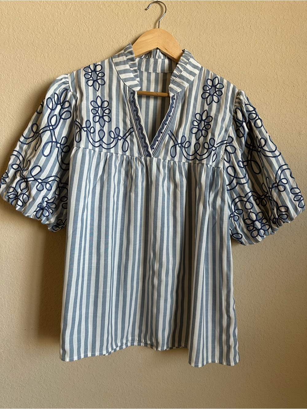 Striped Blue & White Embroidered Puff Sleeve Top Size XL